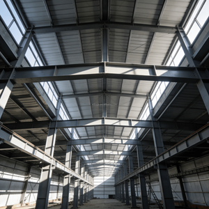 Construction de b&acirc;timents &agrave; structure m&eacute;tallique pour usine industrielle l&eacute;g&egrave;re et r&eacute;sistante &agrave; faible co&ucirc;t